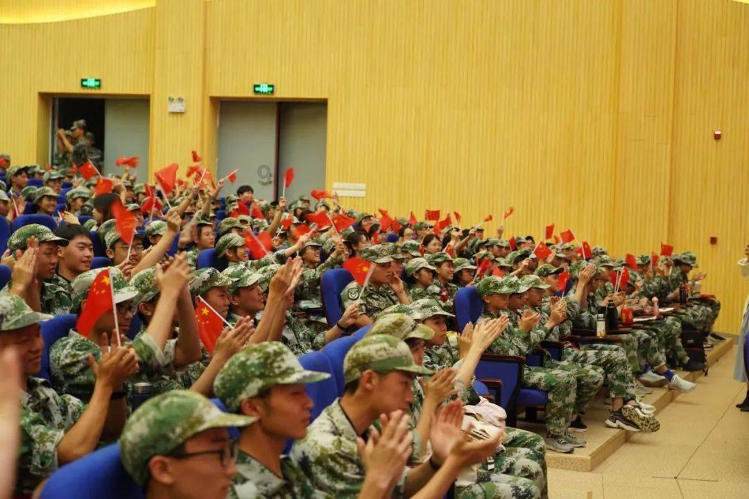 艾米高中校服